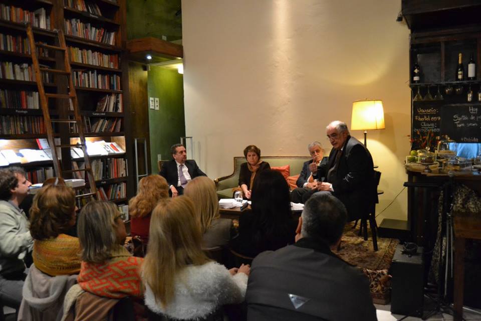 La Dr. Girbal durante la presentación.