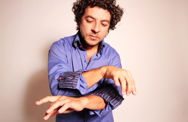 Pianos Múltiples - Víctor Simón