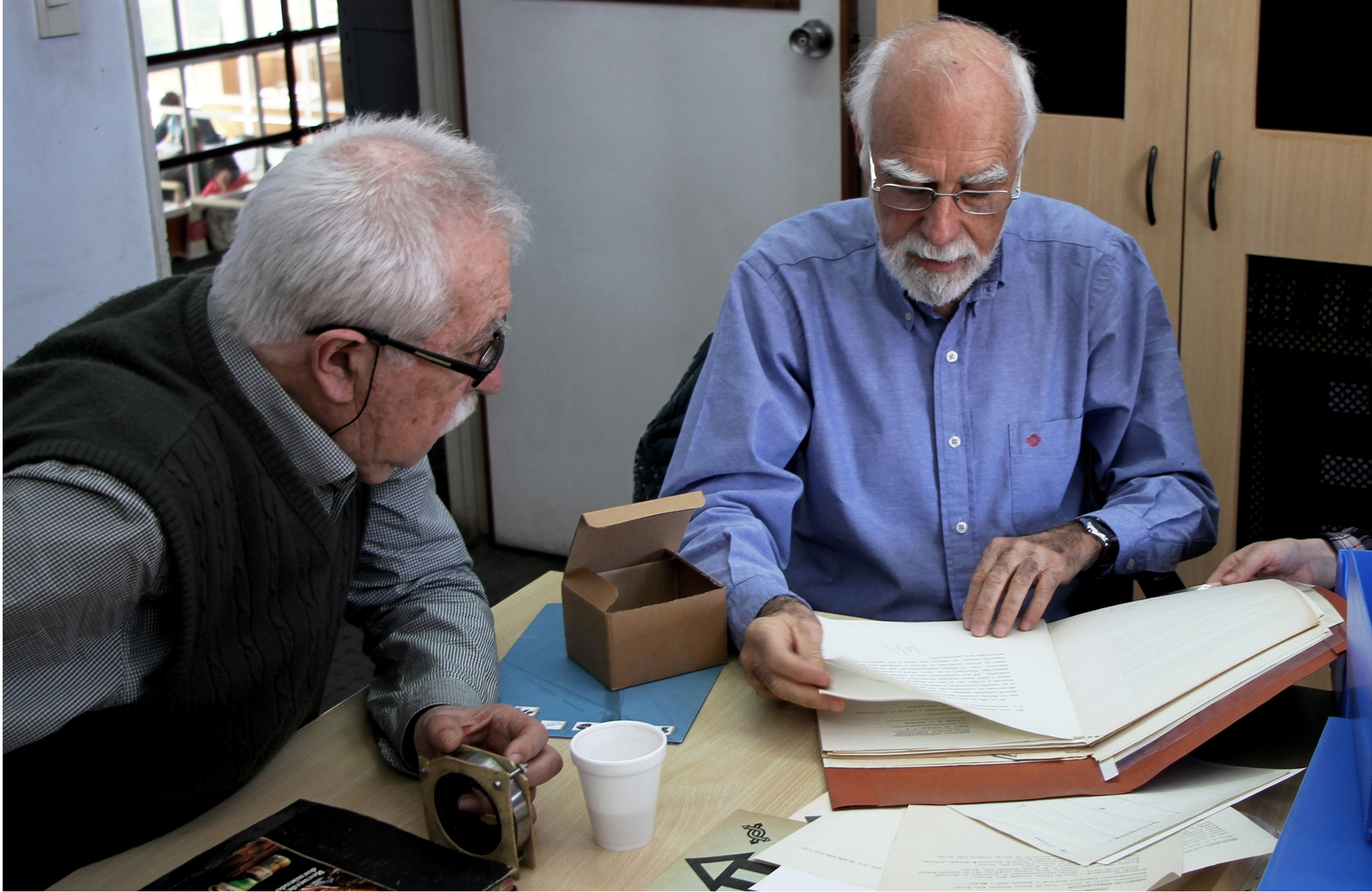Visita de Lorenzo Amengual y Víctor de Zavalía al archivo von Reichenbach