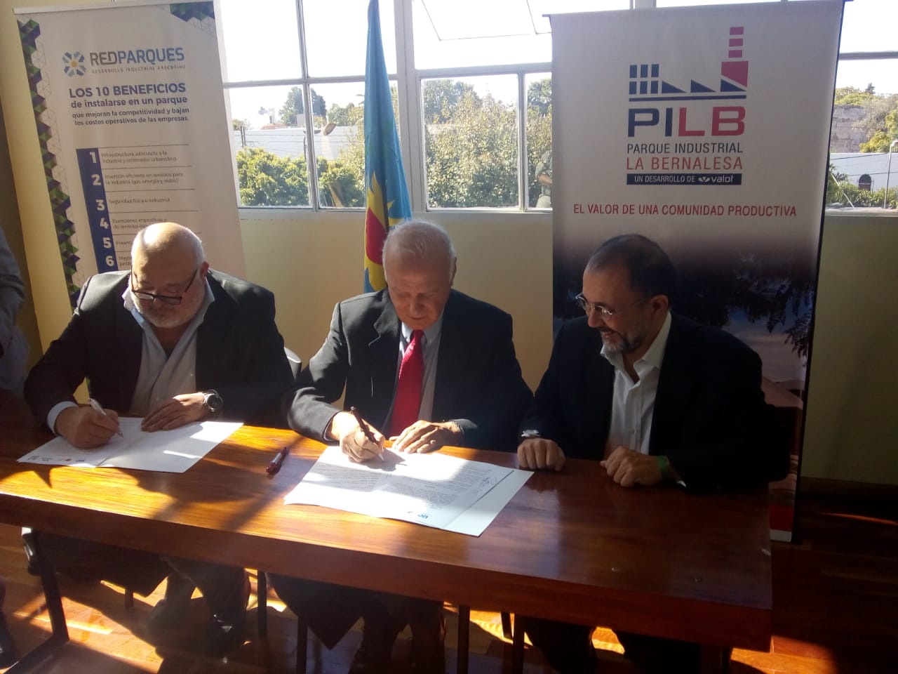 Firma de la carta de intención