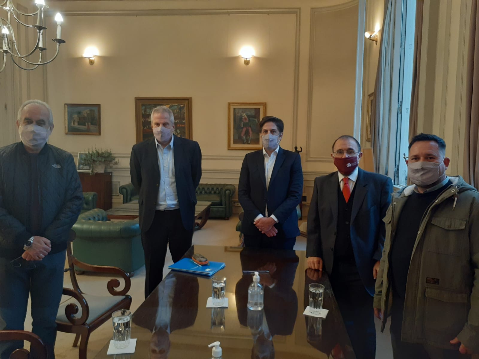 Firma del convenio para el pase a planta del el Personal Administrativo y de Servicios contratado dela UNQ.