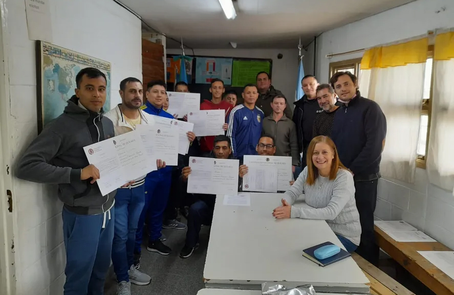 Privados de la libertad de una cárcel de Florencio Varela fueron diplomados en Educación Popular