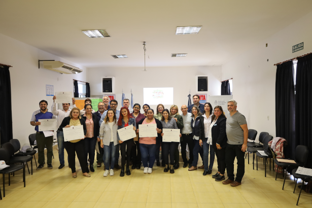 Diploma de Extensión Universitaria en Comunicación y Educación en los Territorios Rurales